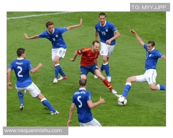 笑着告别绿茵场足球明星的退役之路与人生新篇章