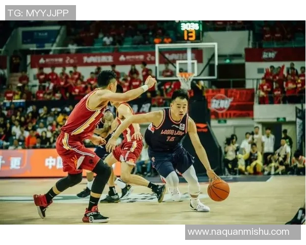 成都篮球队阵地战解析：战术布局与球员协作的深度剖析